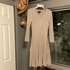 Small knitted cream Jessica Howard dress